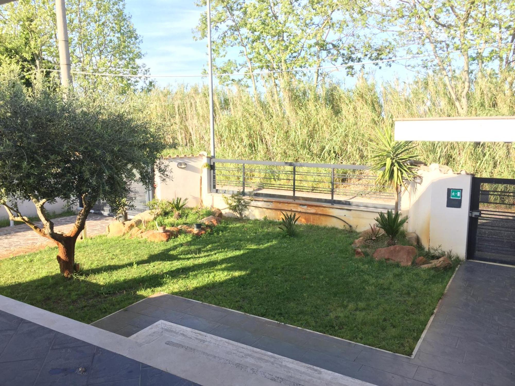Bed&Breakfast Riccio&Lella Fiumicino Exteriör bild